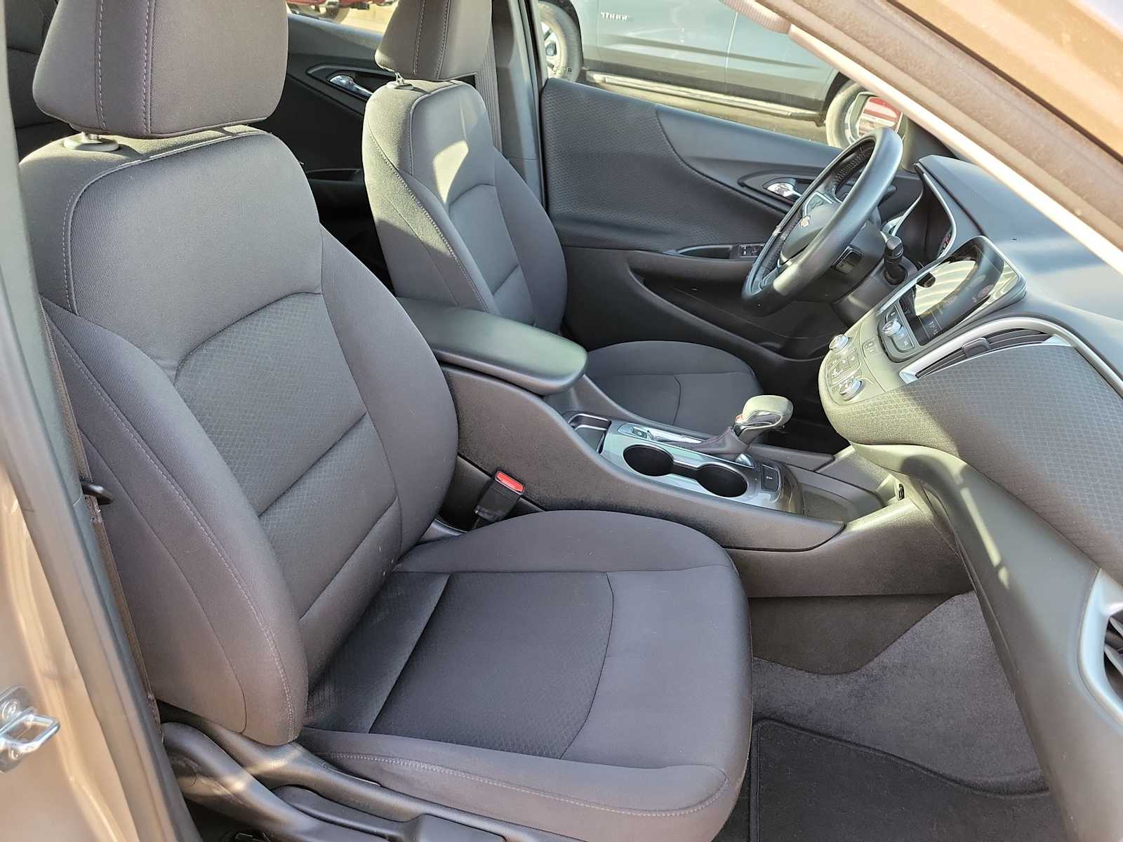 Thumbnail: 2022 Chevrolet Malibu - 22