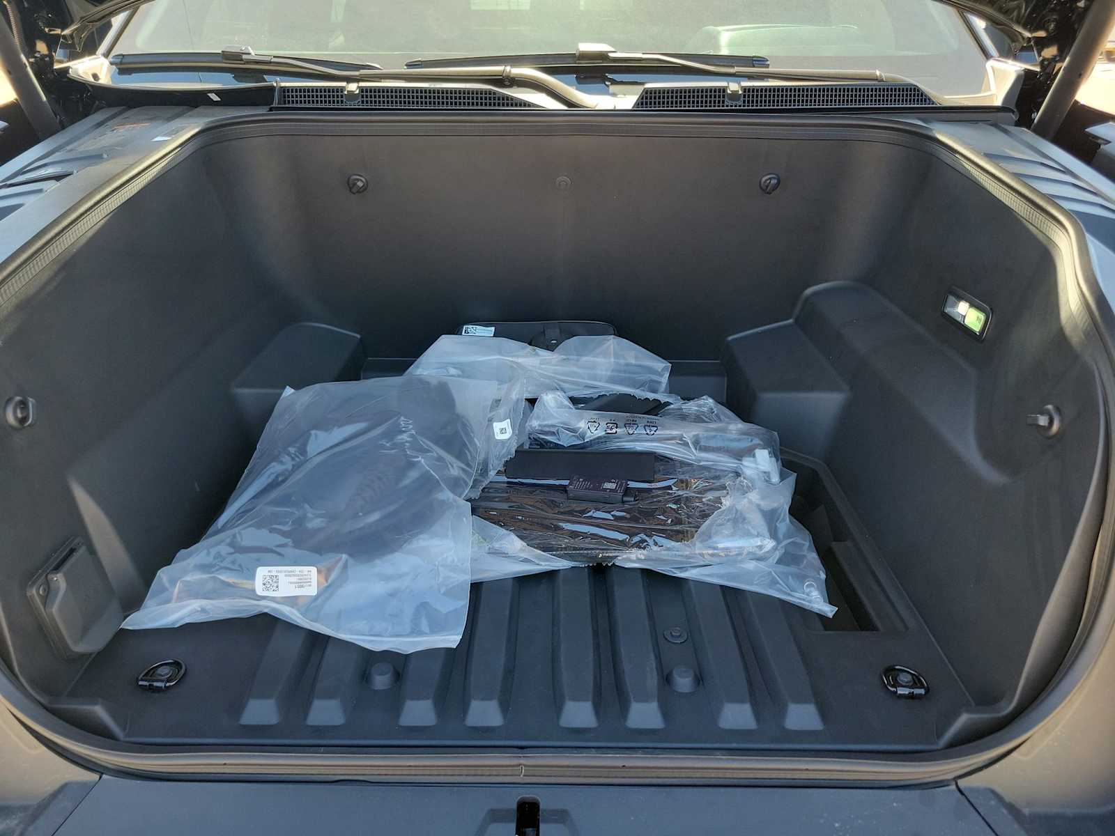 Thumbnail: 2024 Chevrolet Silverado EV - 17