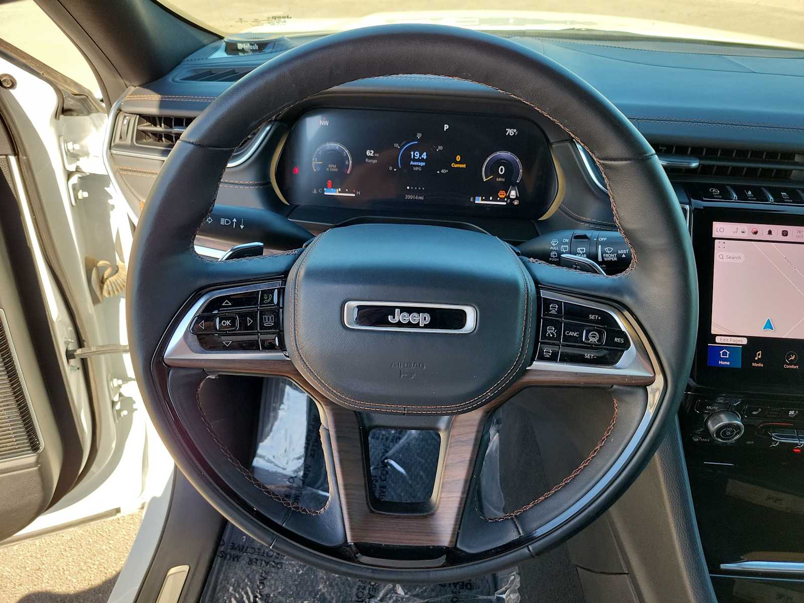 Thumbnail: 2022 Jeep Grand Cherokee - 23