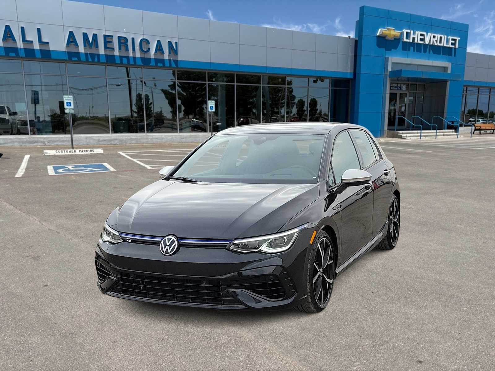 Thumbnail: 2022 Volkswagen Golf - 1