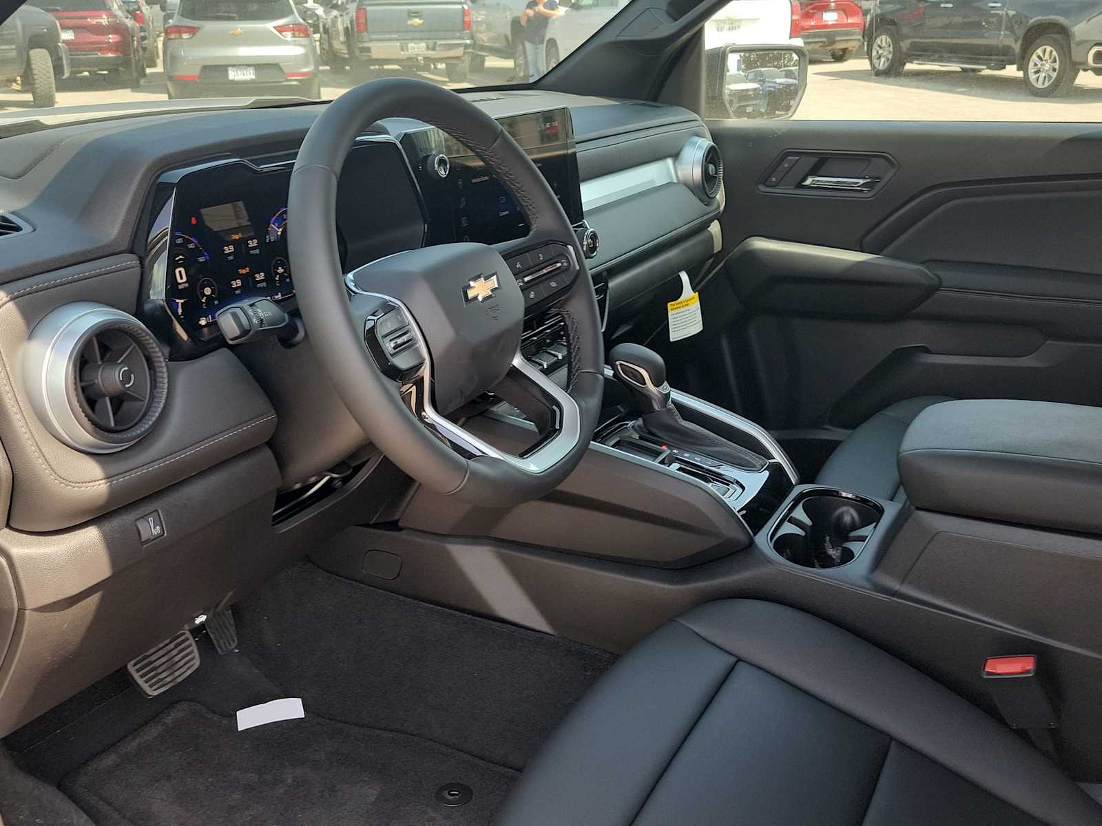 Thumbnail: 2026 Chevrolet Colorado - 10