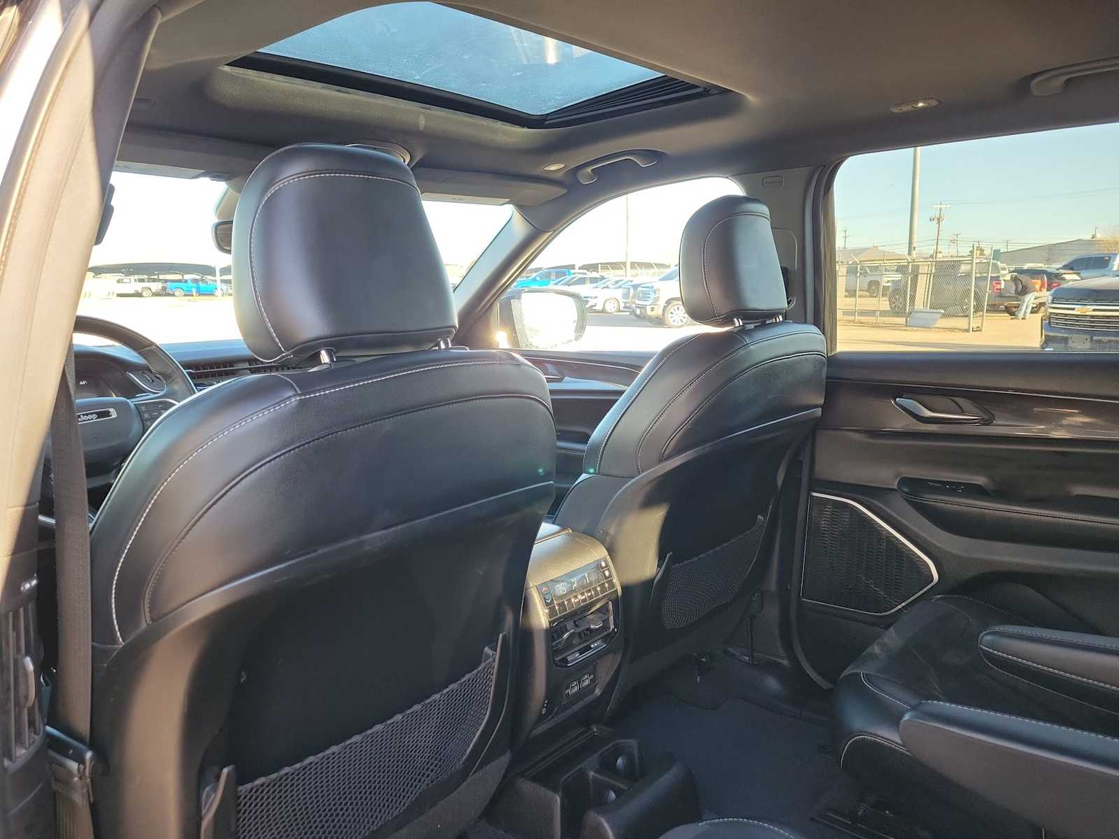 Thumbnail: 2021 Jeep Grand Cherokee L - 20