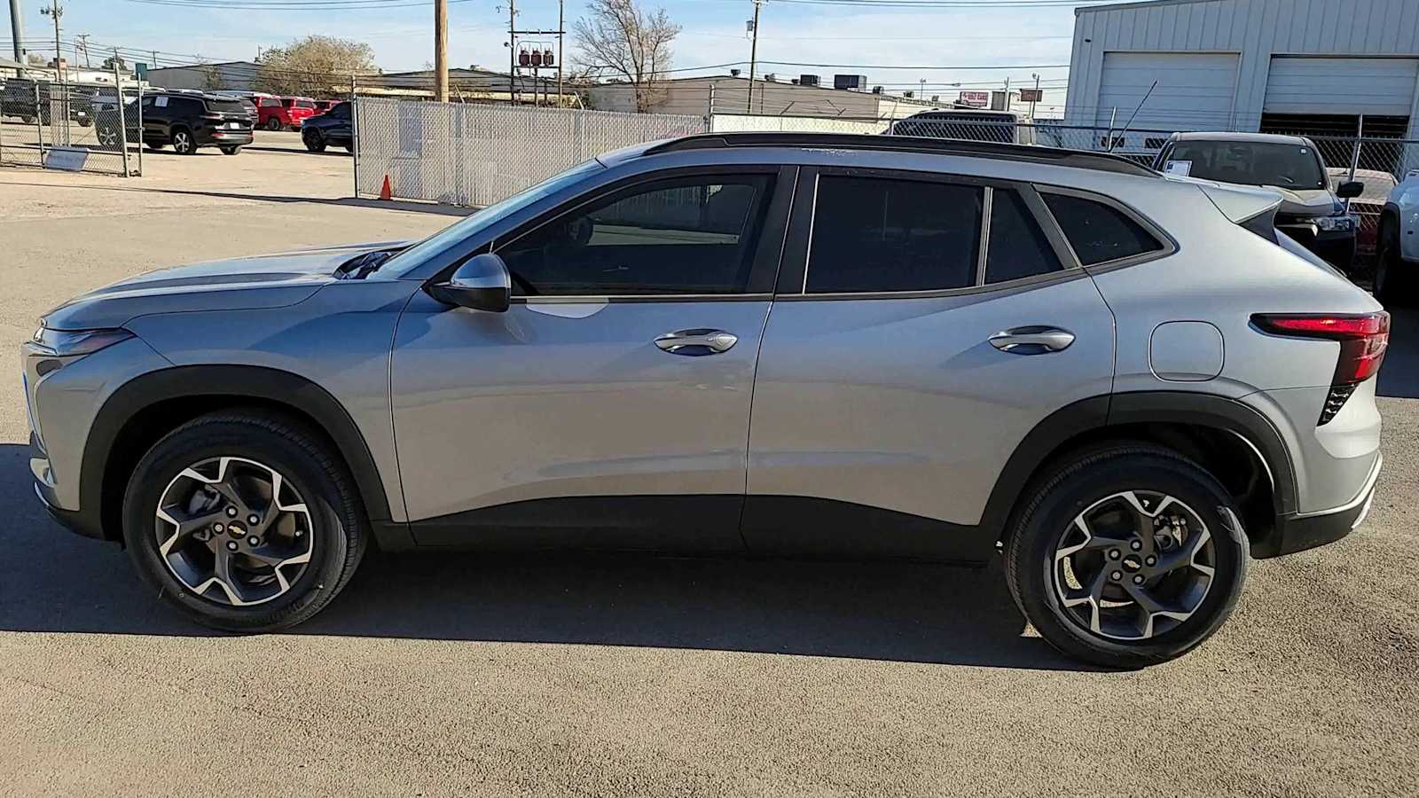 Thumbnail: 2026 Chevrolet Trax - 5