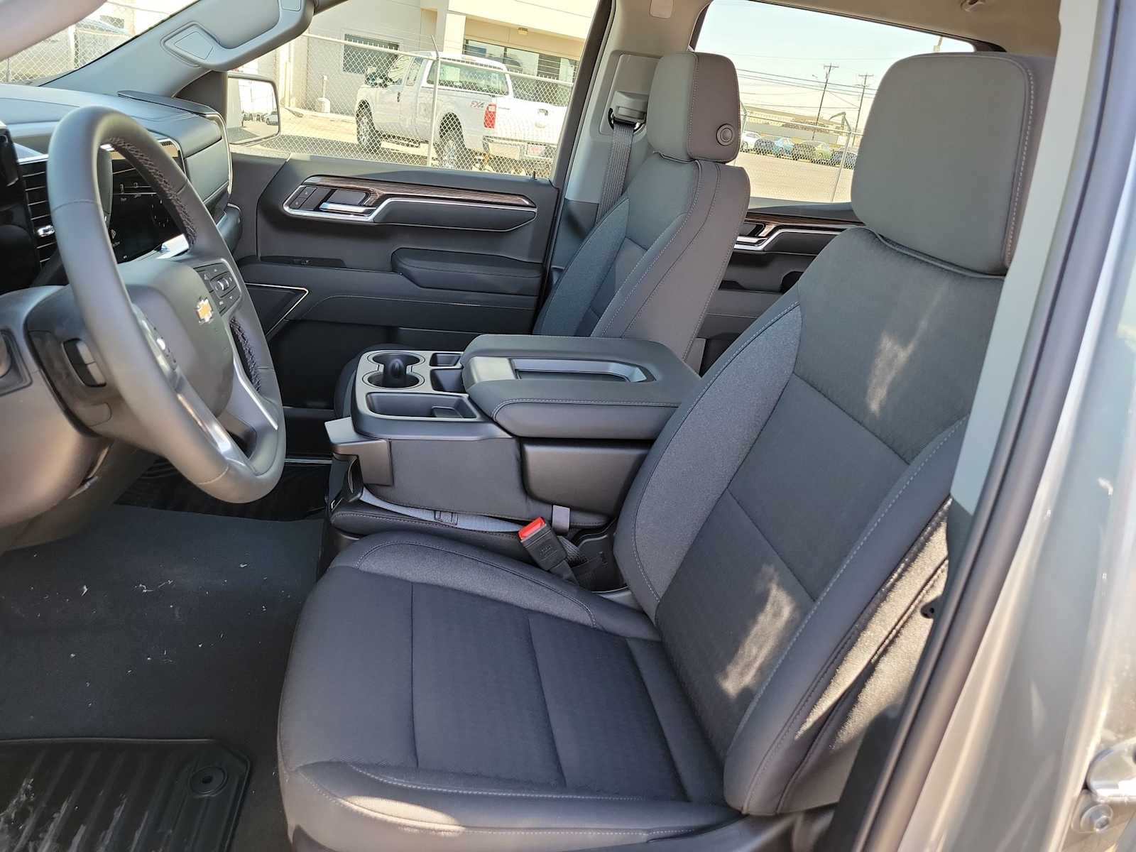 Thumbnail: 2026 Chevrolet Silverado 1500 - 19