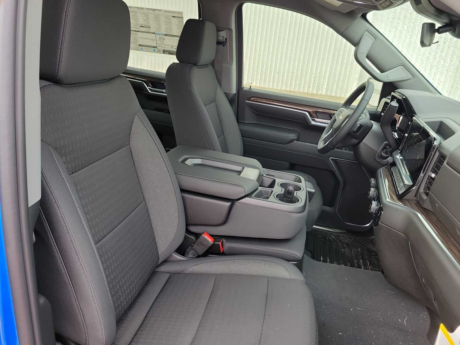 Thumbnail: 2026 Chevrolet Silverado 1500 - 22