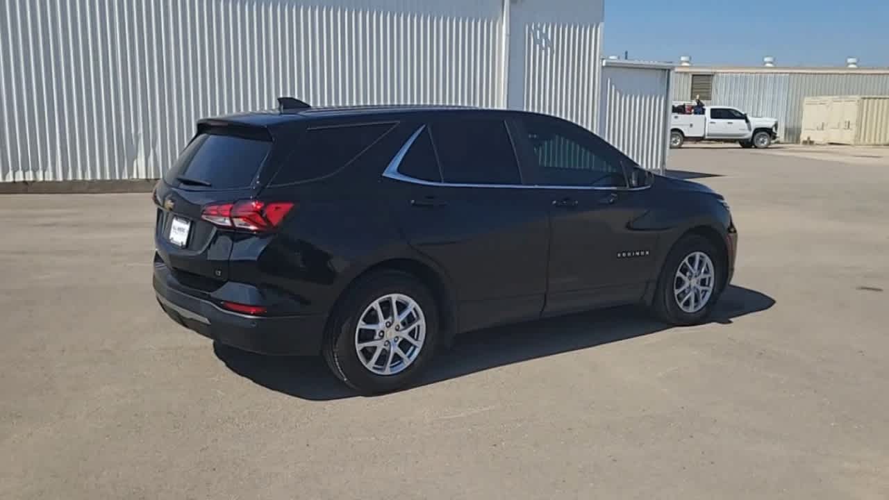 Thumbnail: 2022 Chevrolet Equinox - 8