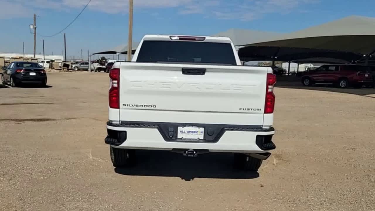 Thumbnail: 2022 Chevrolet Silverado 1500 - 3