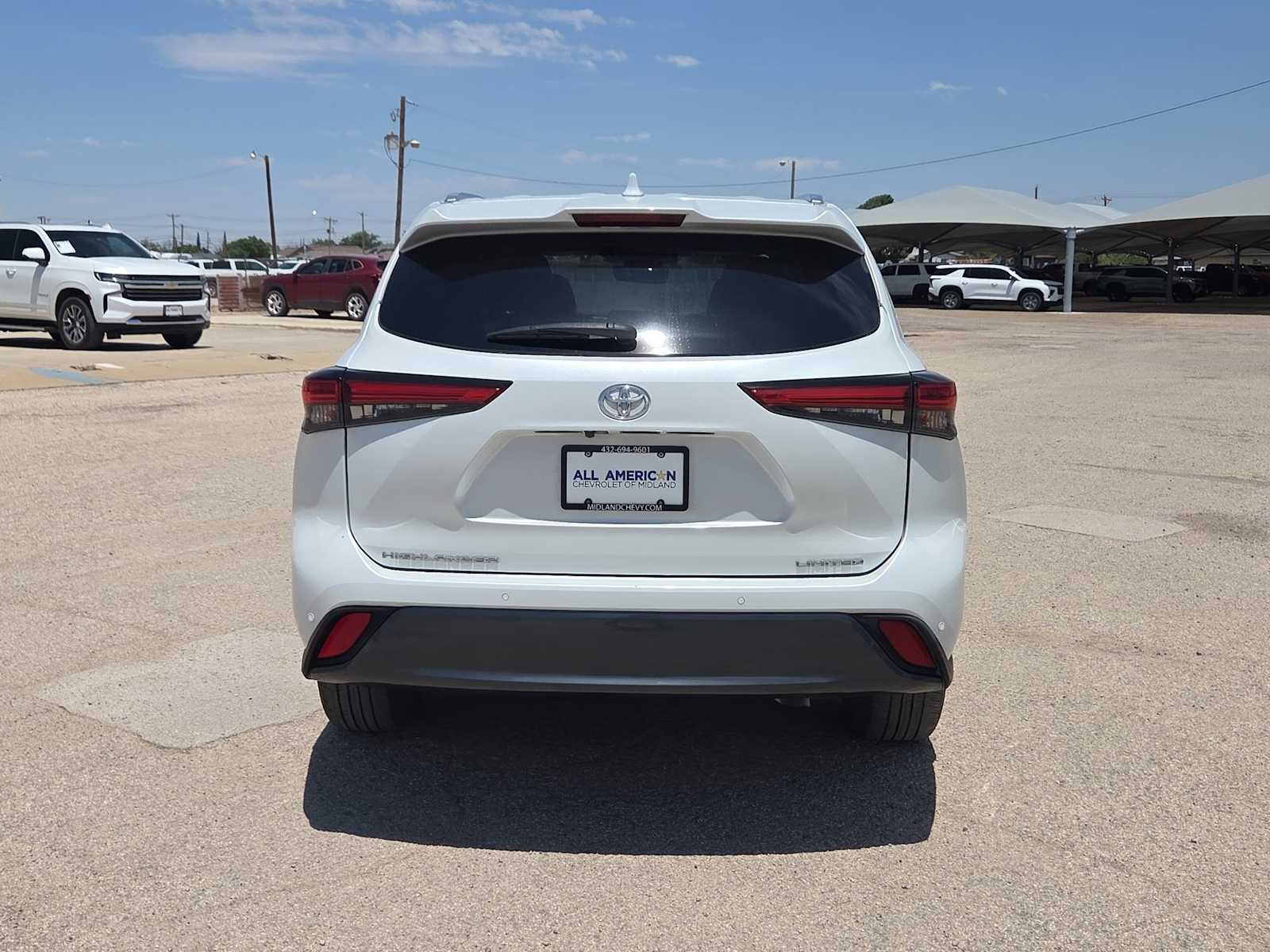 Thumbnail: 2023 Toyota Highlander - 7