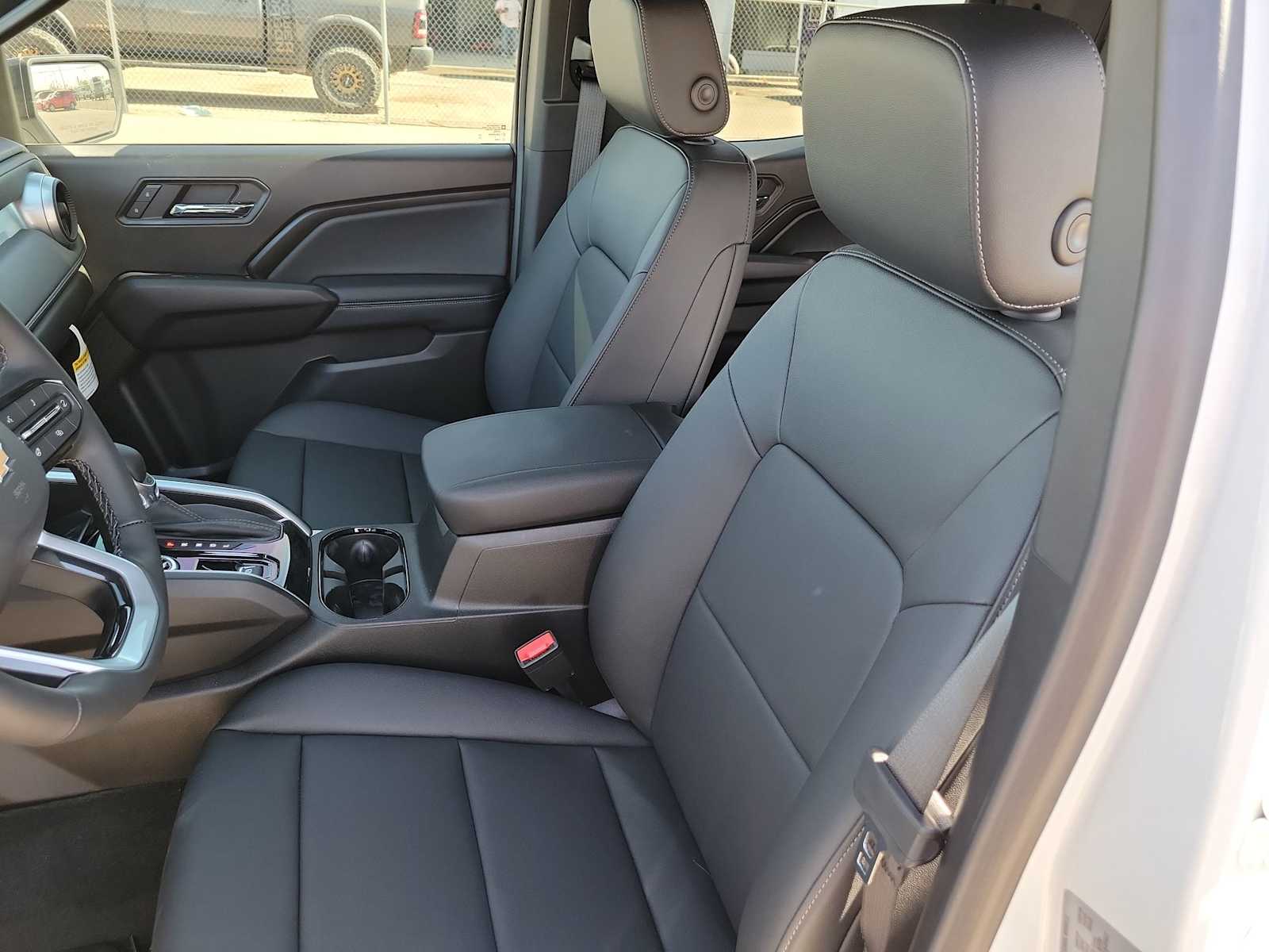 Thumbnail: 2026 Chevrolet Colorado - 19