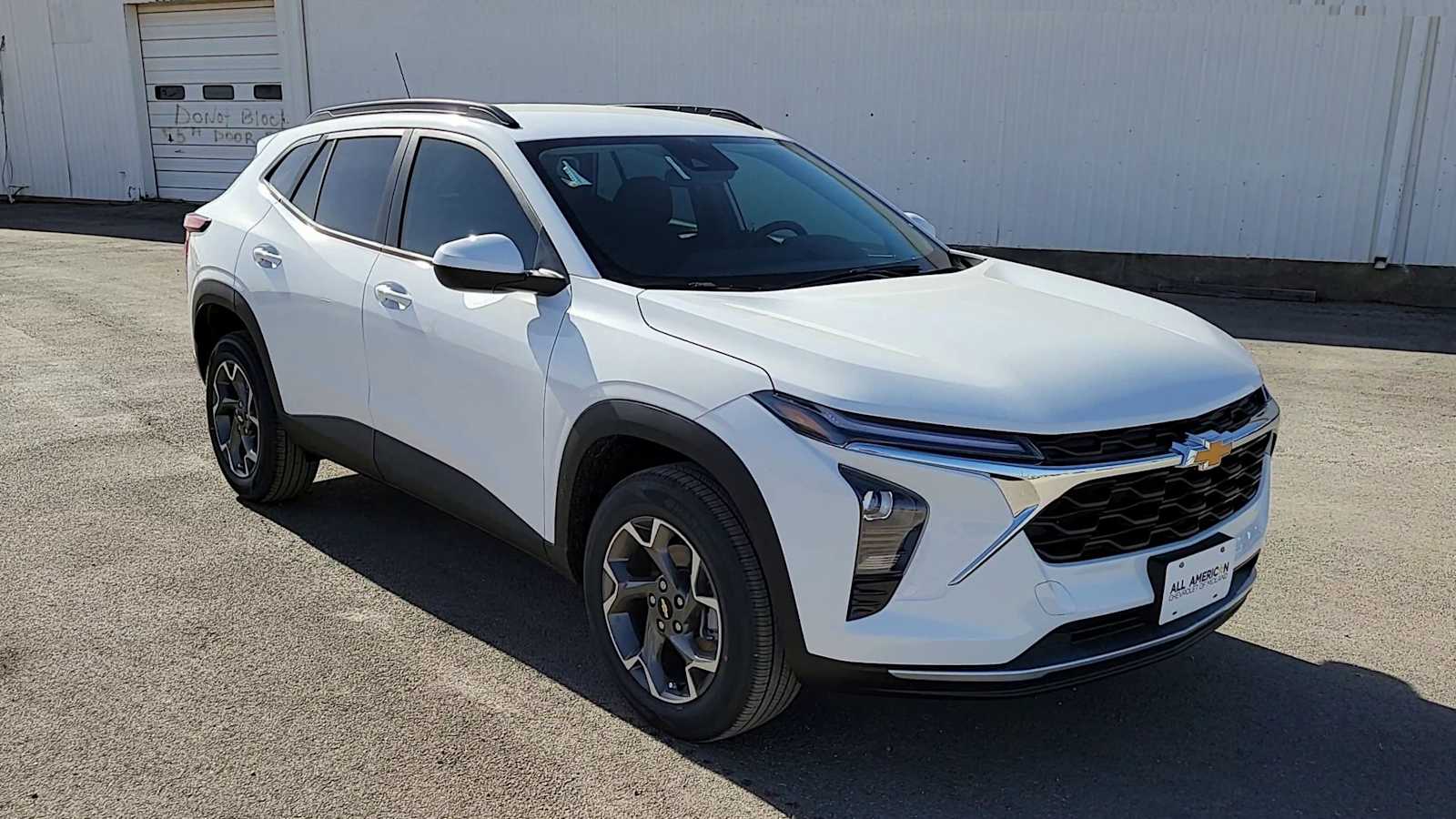 Thumbnail: 2026 Chevrolet Trax - 2