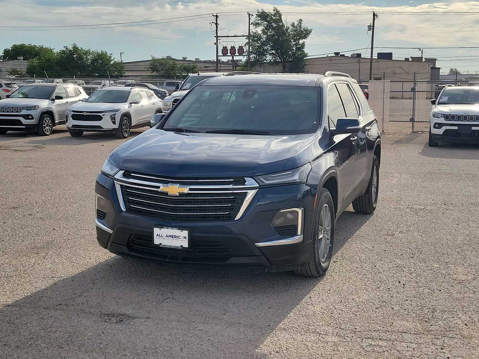 Thumbnail: 2023 Chevrolet Traverse - 4