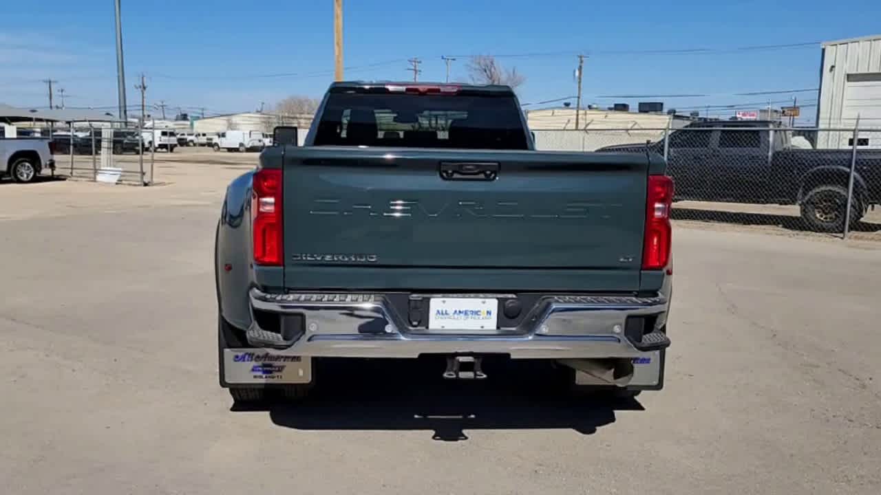 Thumbnail: 2026 Chevrolet Silverado 3500 - 3