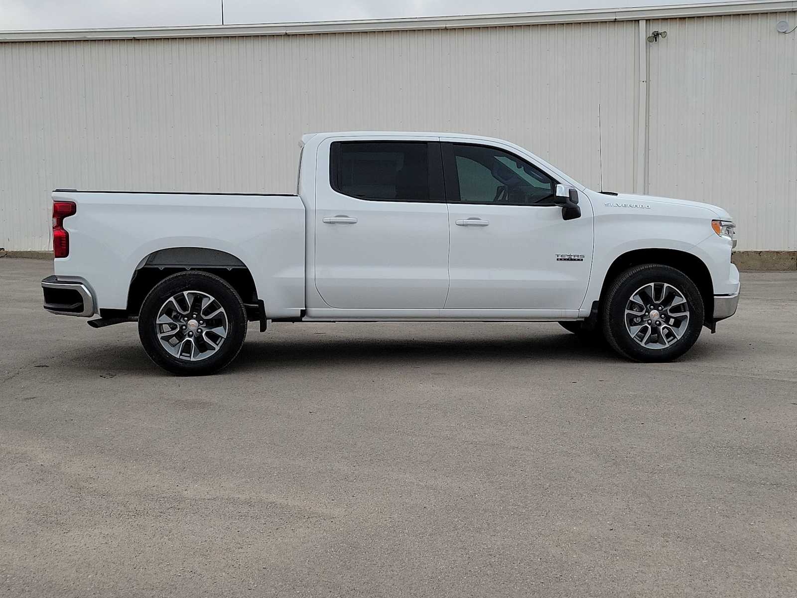 Thumbnail: 2026 Chevrolet Silverado 1500 - 9