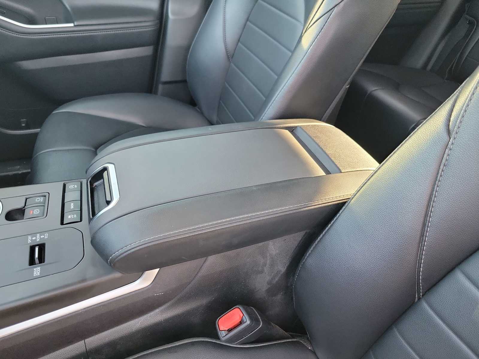 2022 Toyota Highlander XLE 24