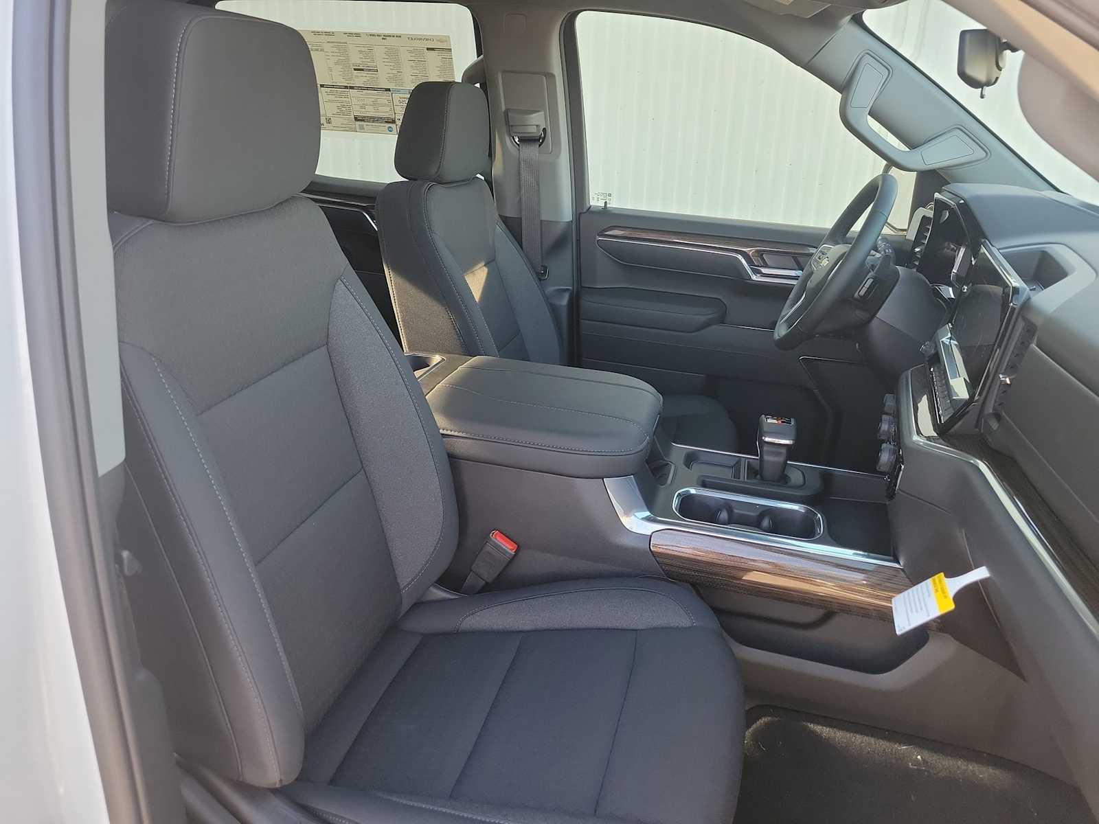 Thumbnail: 2026 Chevrolet Silverado 1500 - 22