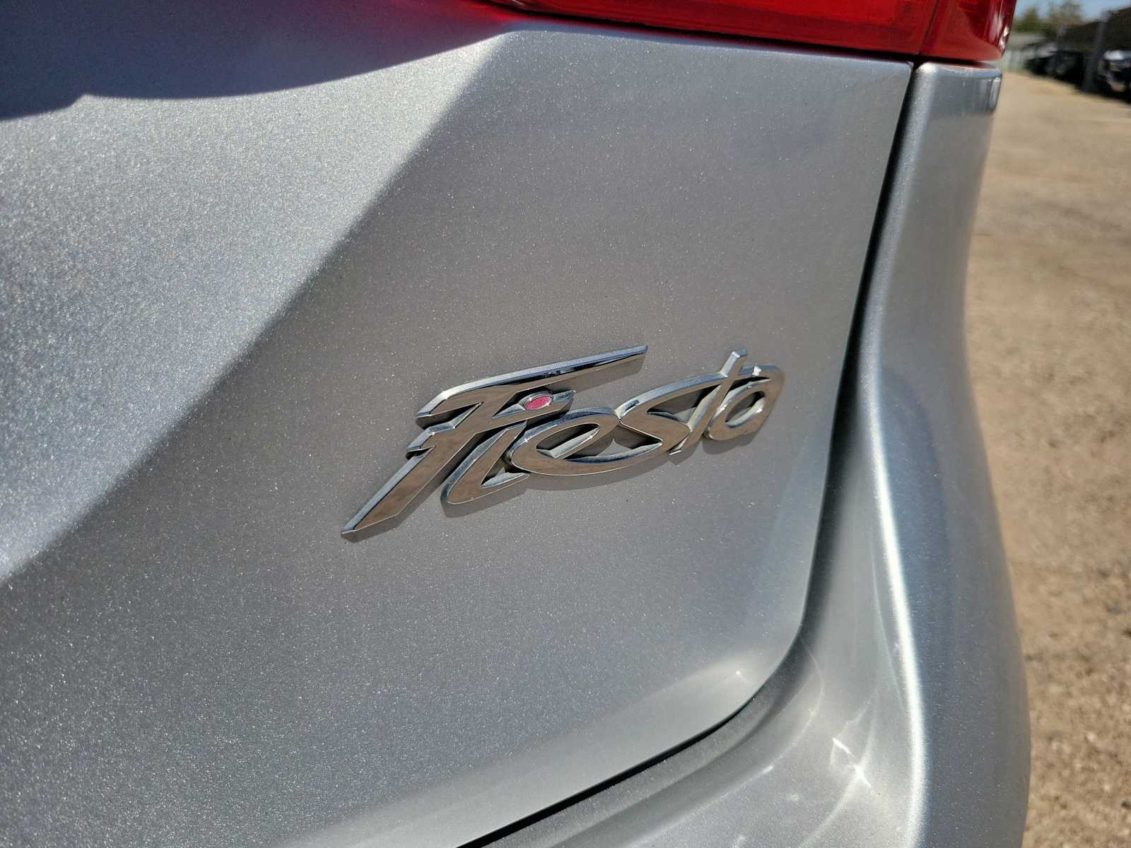 Thumbnail: 2016 Ford Fiesta - 15