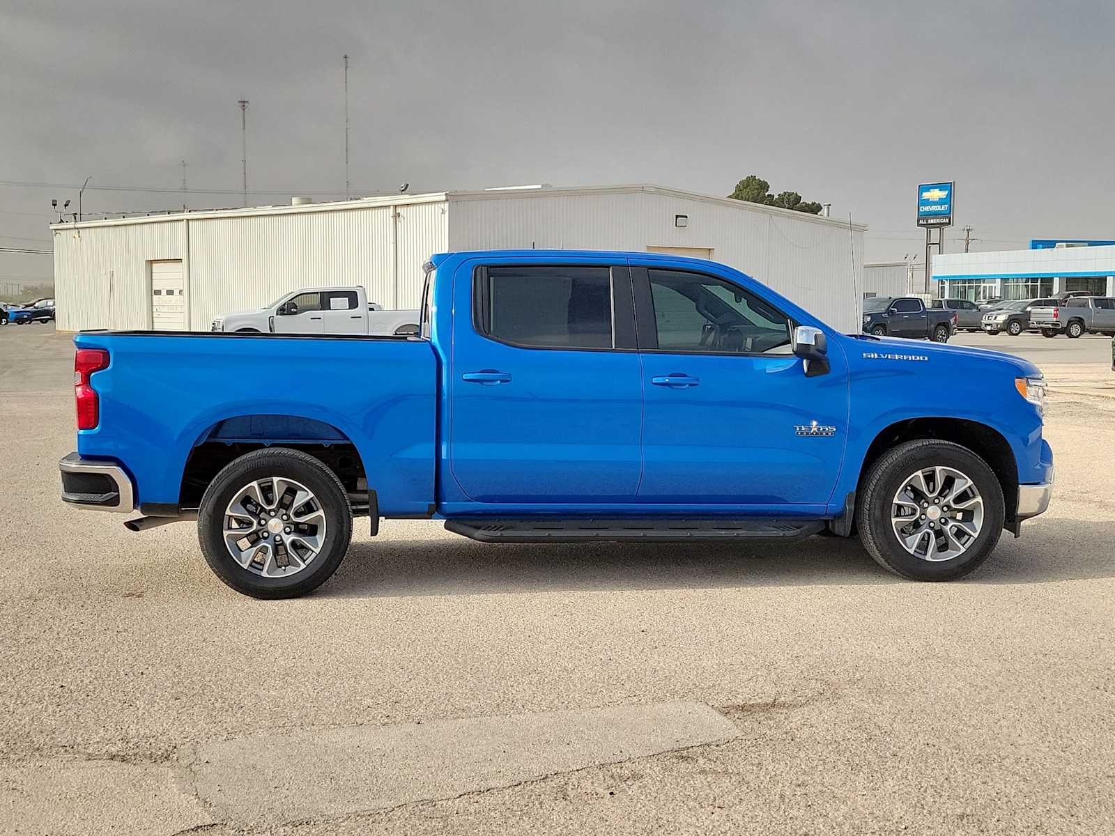 Thumbnail: 2026 Chevrolet Silverado 1500 - 9