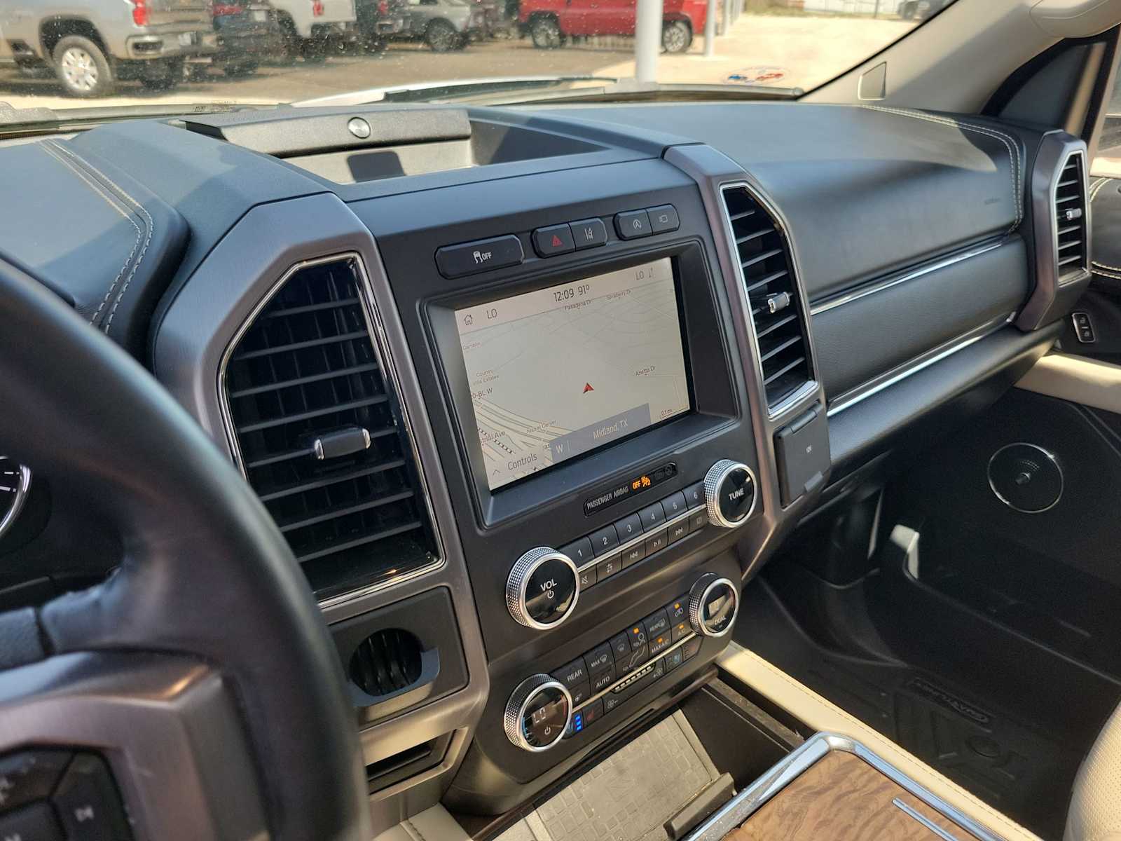 Thumbnail: 2020 Ford Expedition MAX - 28