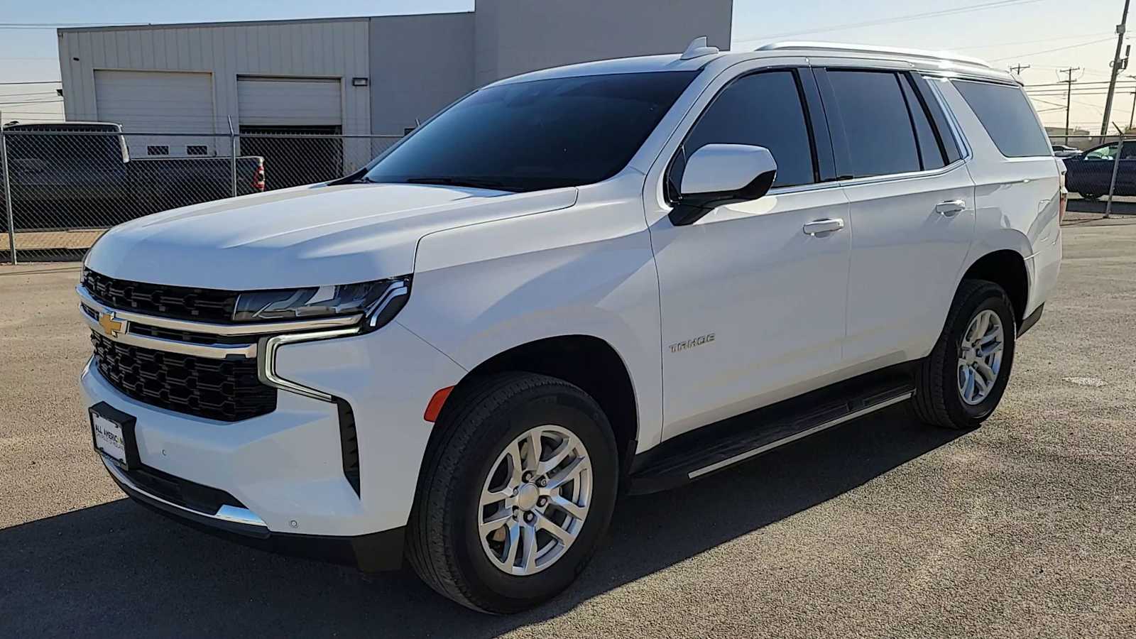 Thumbnail: 2023 Chevrolet Tahoe - 4