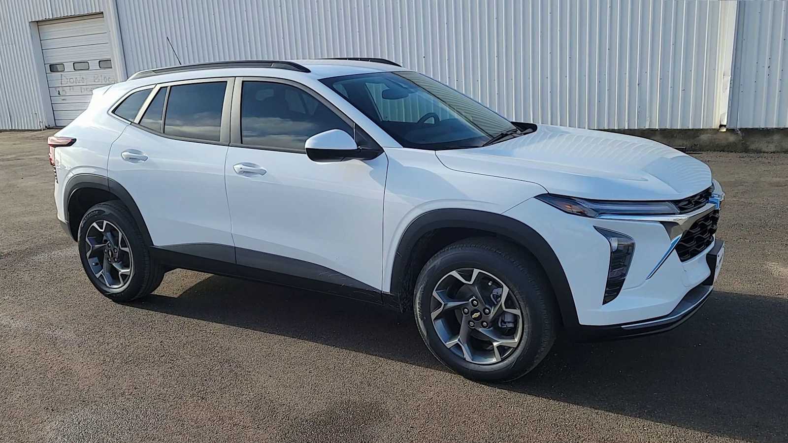 Thumbnail: 2026 Chevrolet Trax - 2