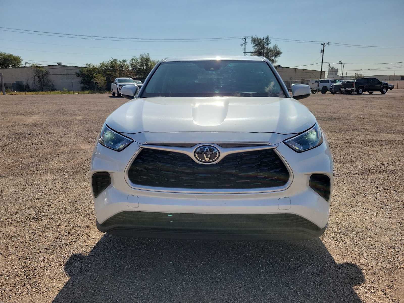 Thumbnail: 2023 Toyota Highlander - 14