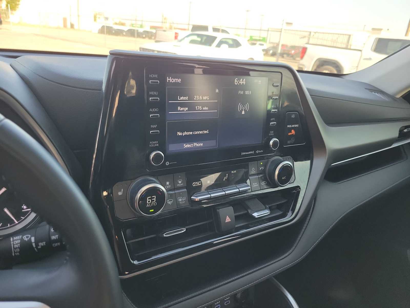 2022 Toyota Highlander XLE 28