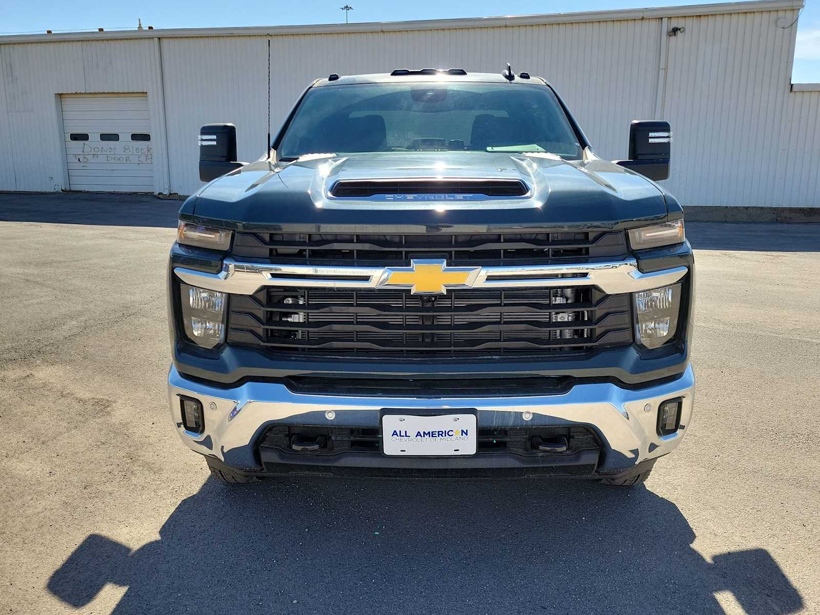 Thumbnail: 2026 Chevrolet Silverado 3500 - 14