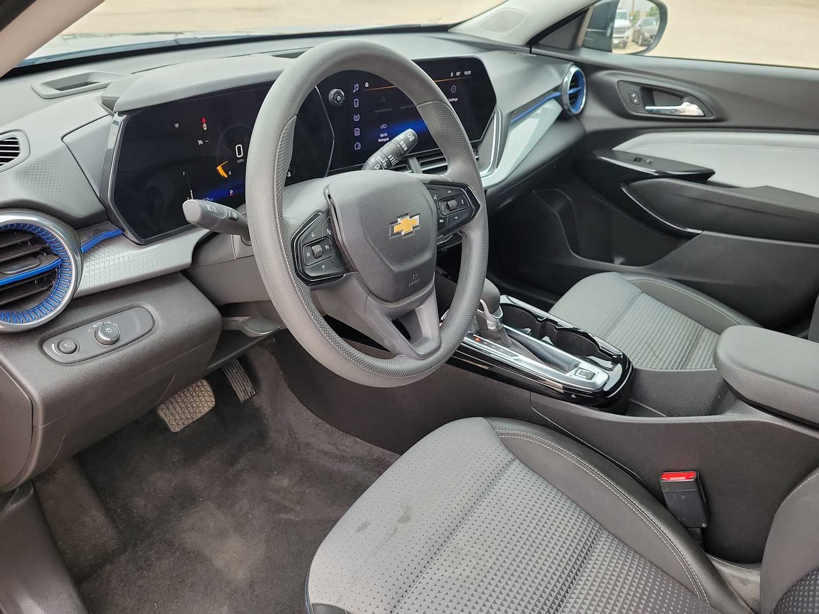 Thumbnail: 2025 Chevrolet Trax - 10