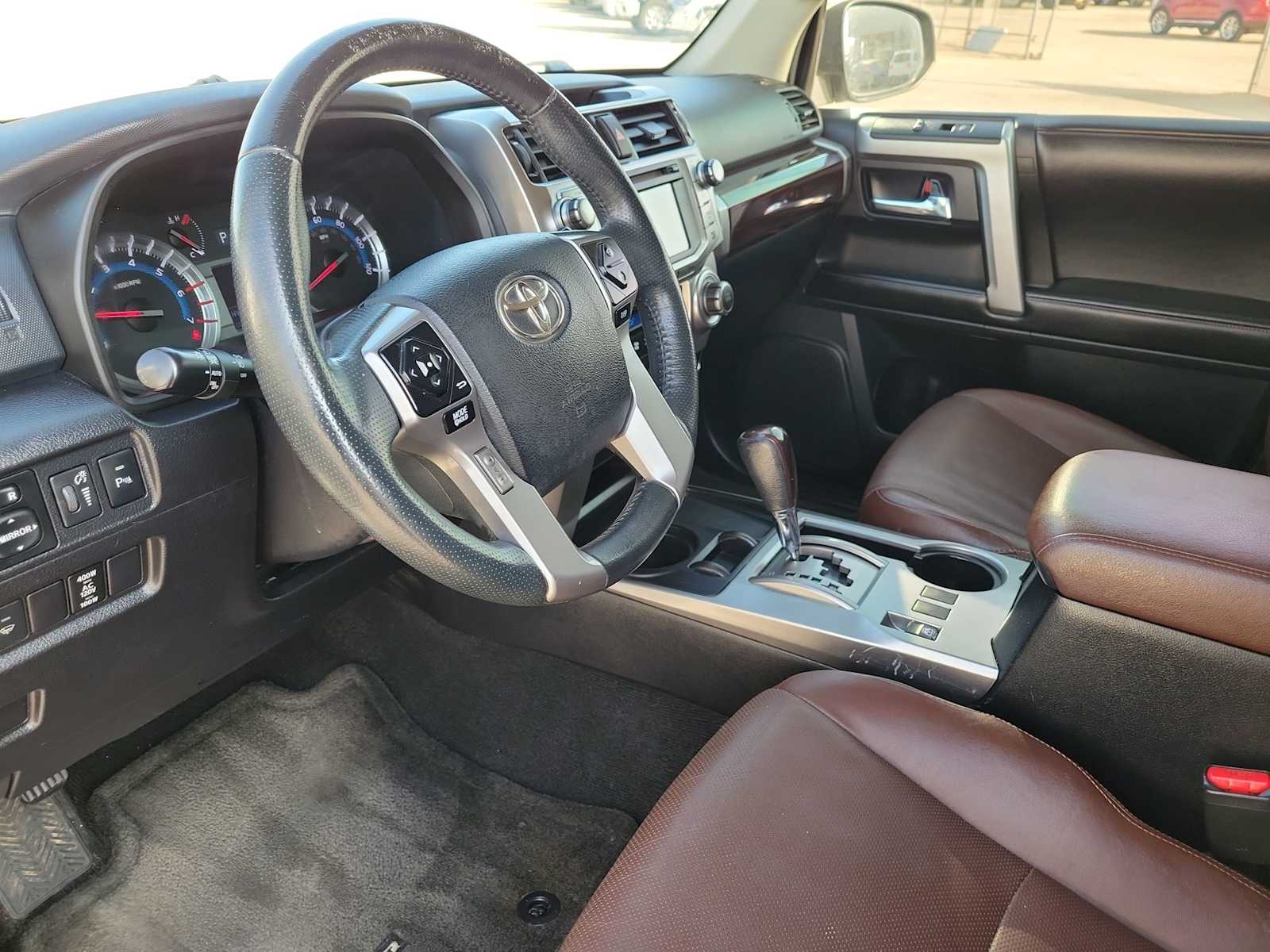 Thumbnail: 2015 Toyota 4Runner - 10