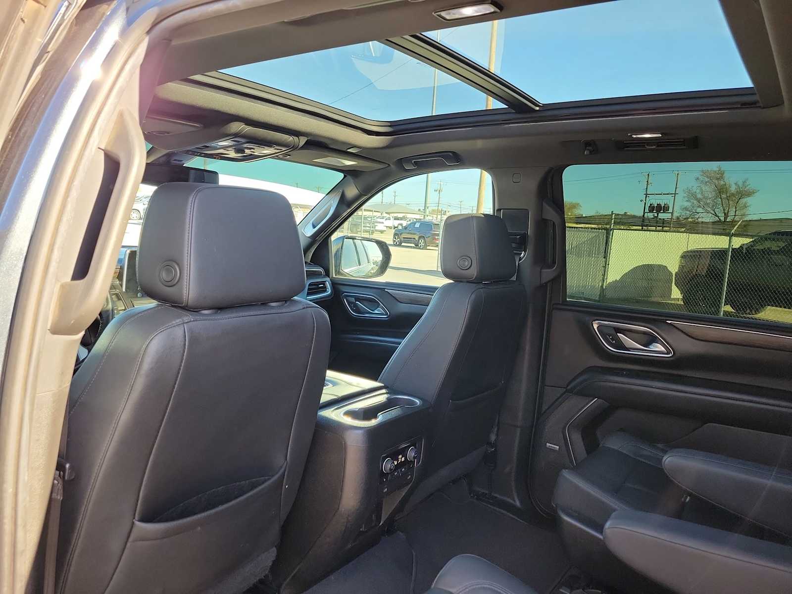 Thumbnail: 2022 Chevrolet Suburban - 20