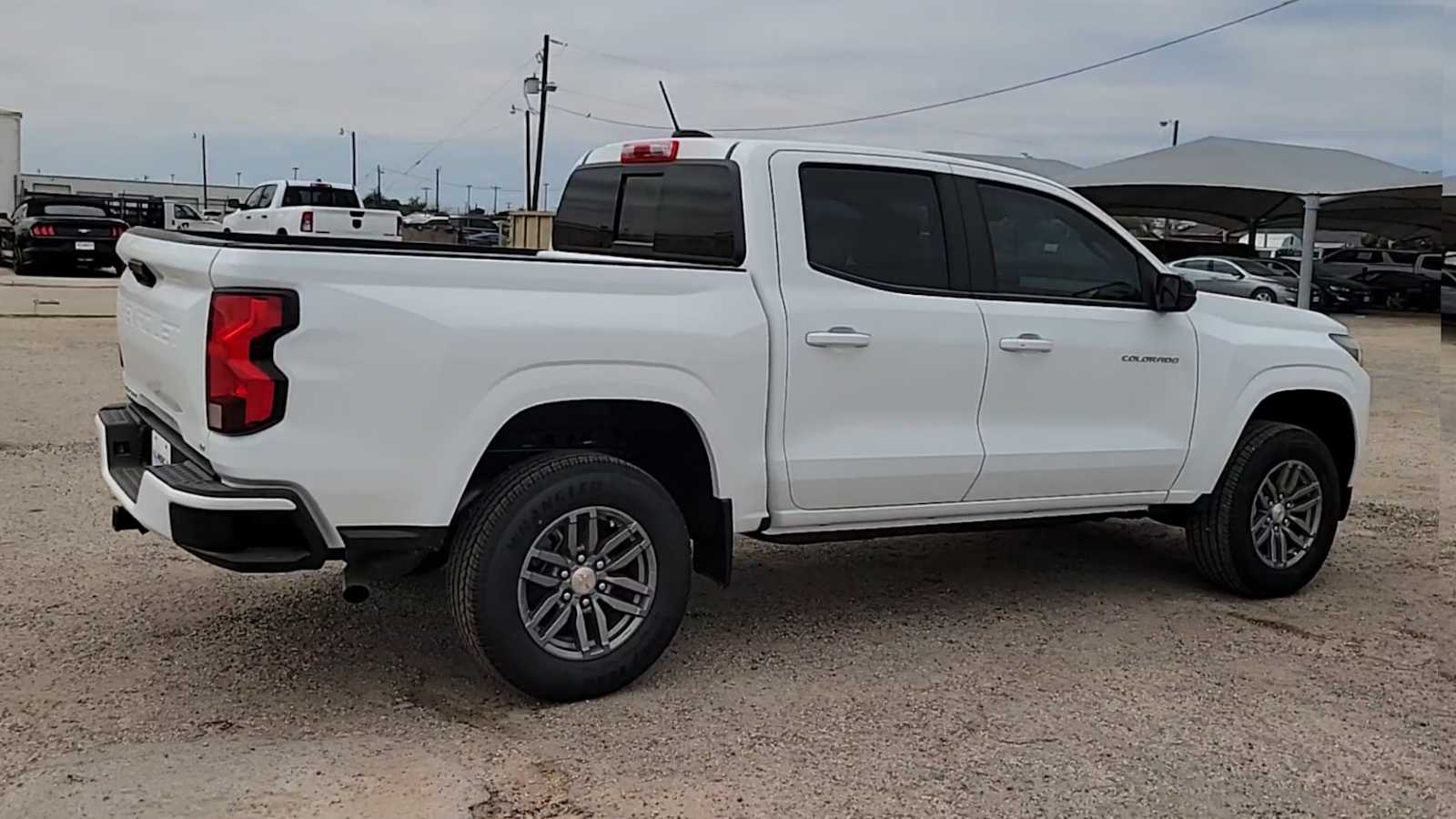 Thumbnail: 2024 Chevrolet Colorado - 8