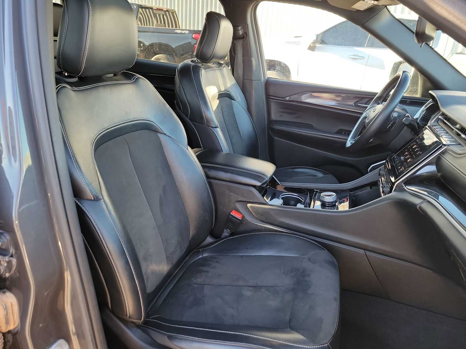 Thumbnail: 2021 Jeep Grand Cherokee L - 22