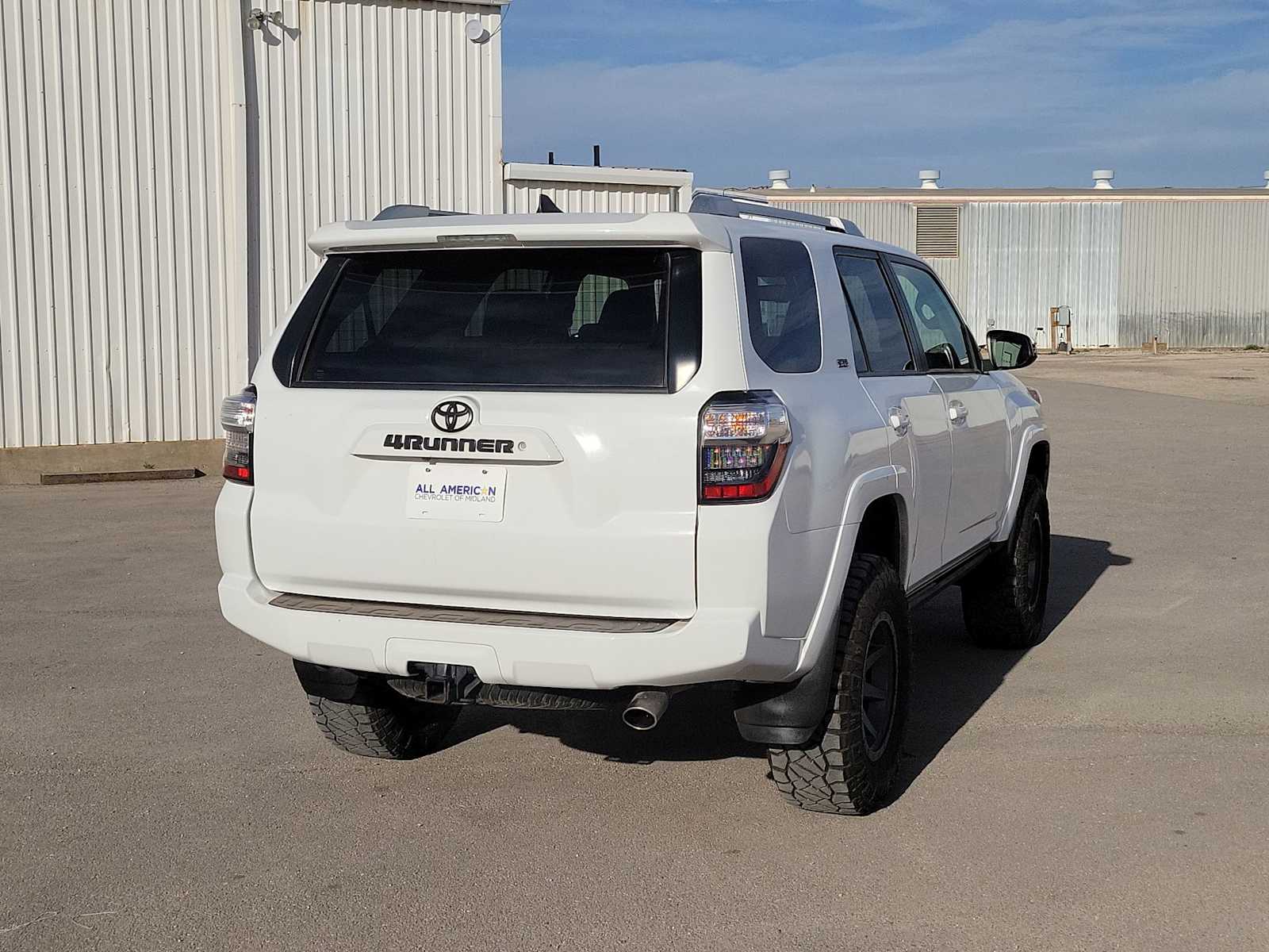 Thumbnail: 2017 Toyota 4Runner - 8