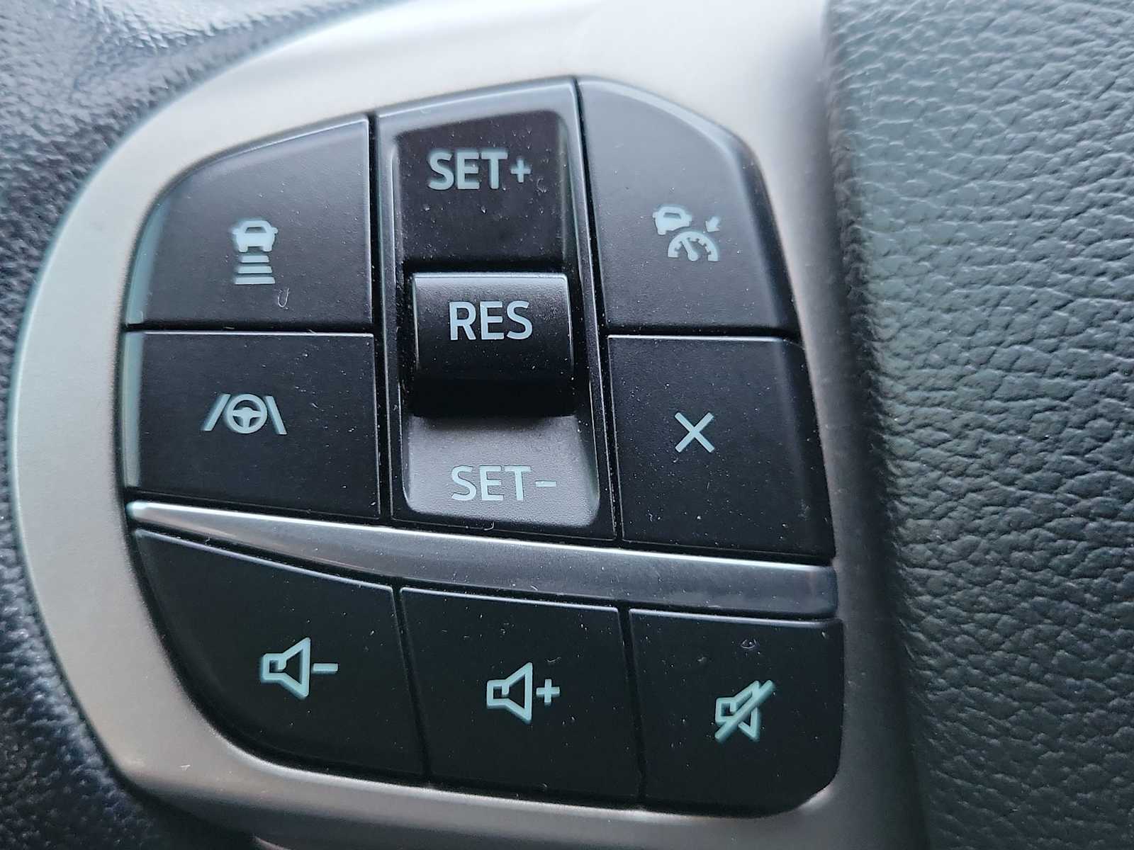 Thumbnail: 2022 Ford Explorer - 27