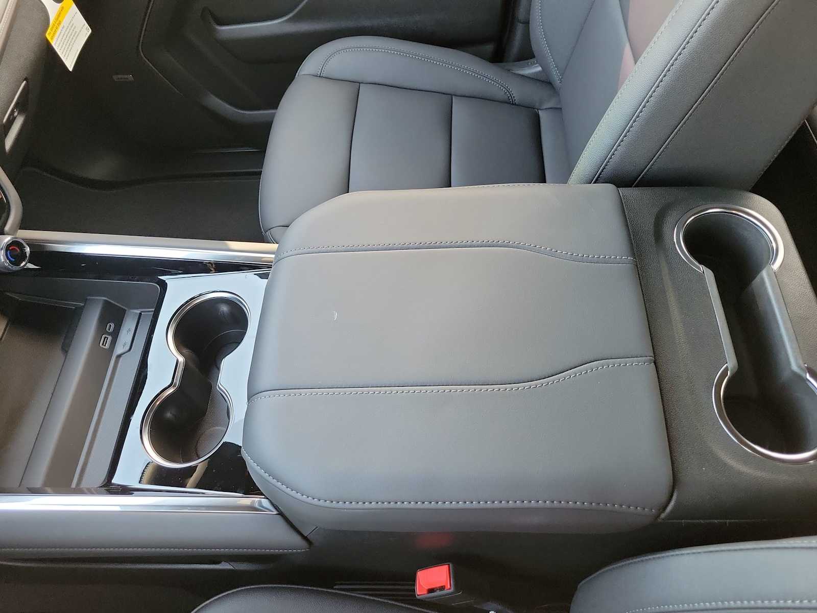 Thumbnail: 2026 Chevrolet Tahoe - 24