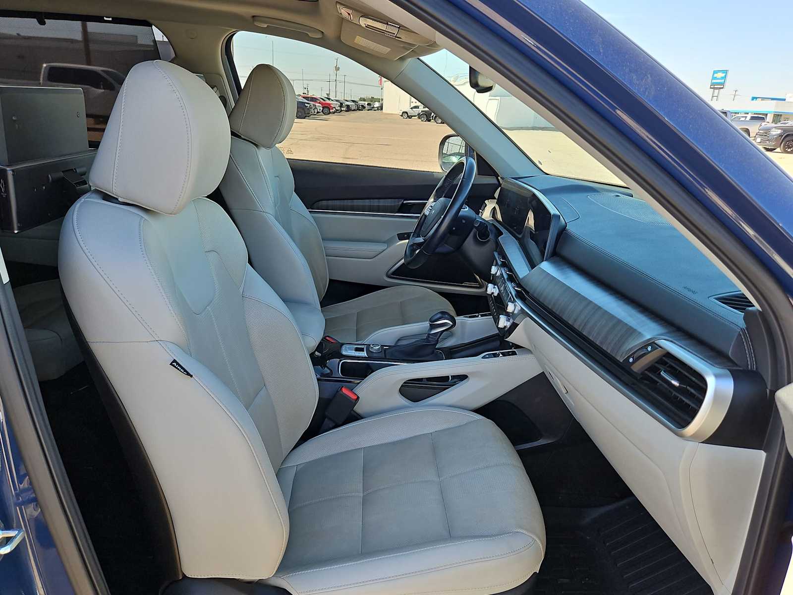 Thumbnail: 2023 Kia Telluride - 18