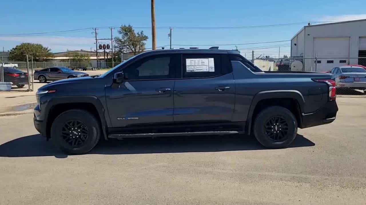 Thumbnail: 2026 Chevrolet Silverado EV - 5