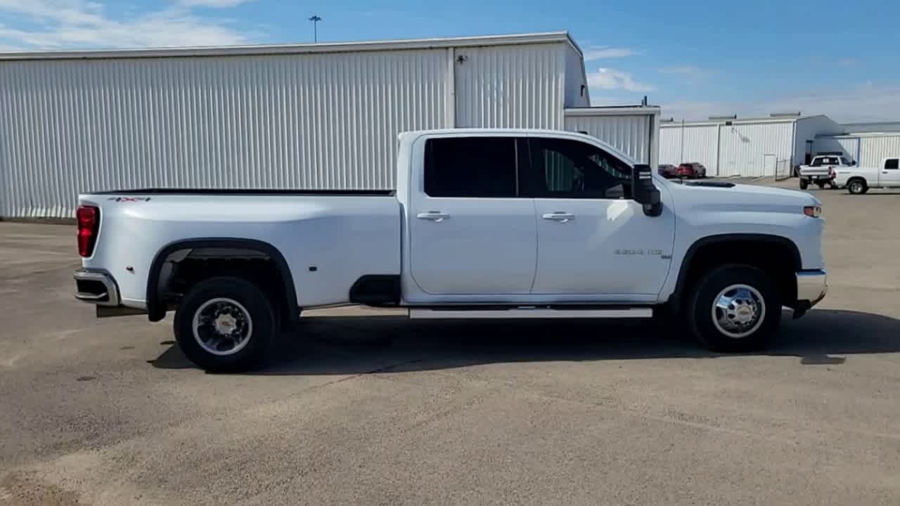 Thumbnail: 2025 Chevrolet Silverado 3500 - 9