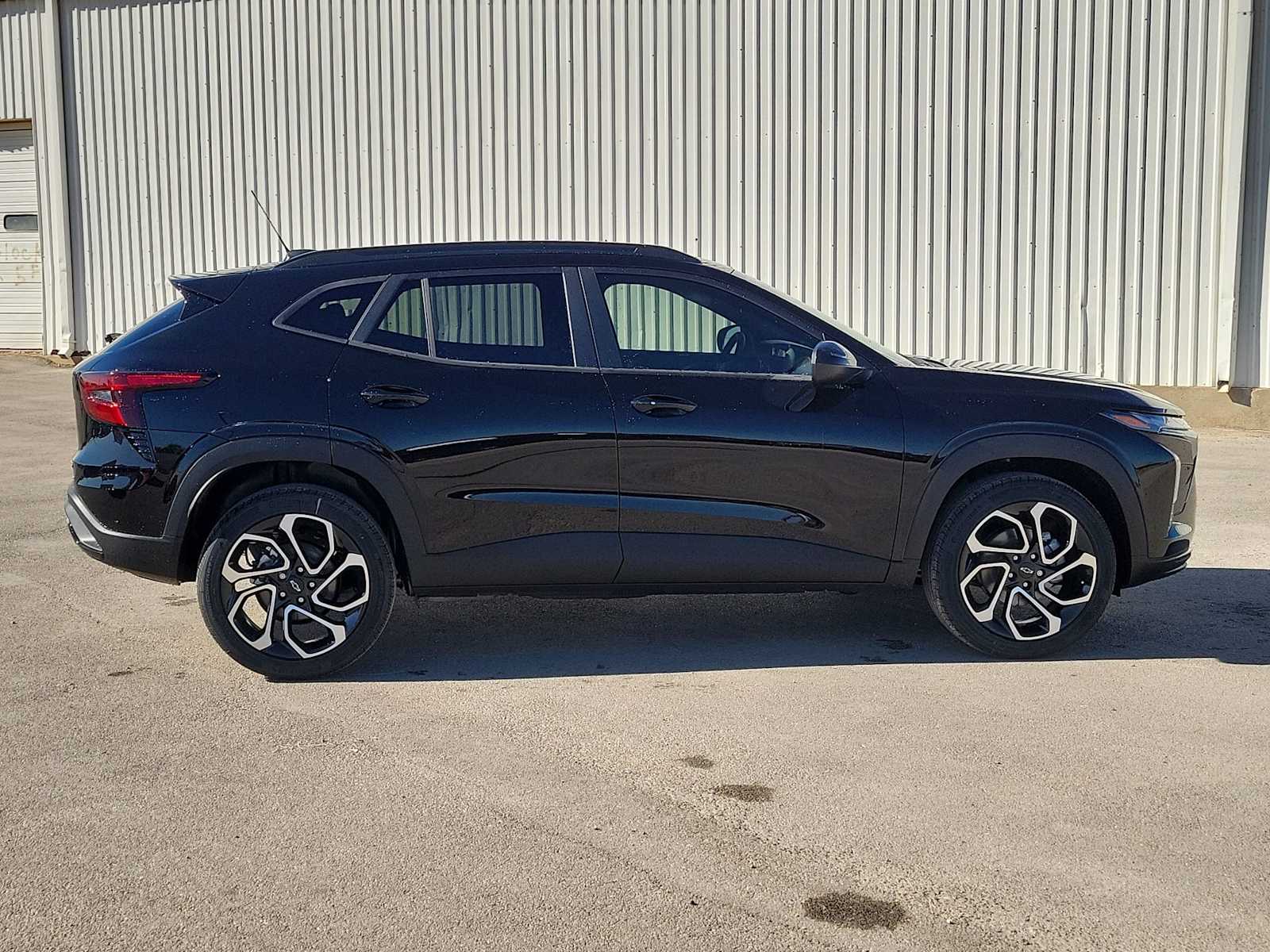 Thumbnail: 2026 Chevrolet Trax - 9