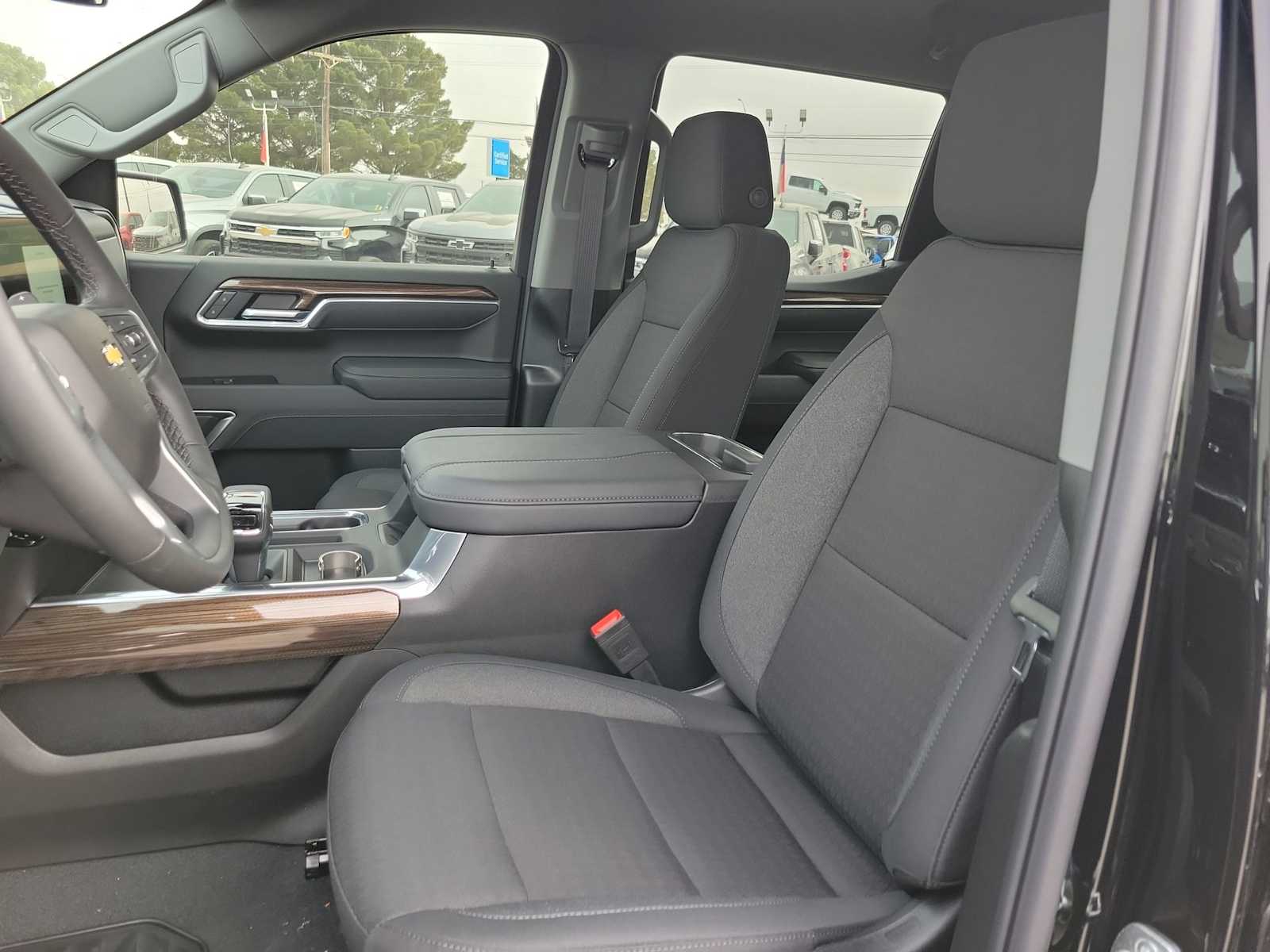 Thumbnail: 2025 Chevrolet Silverado 1500 - 19