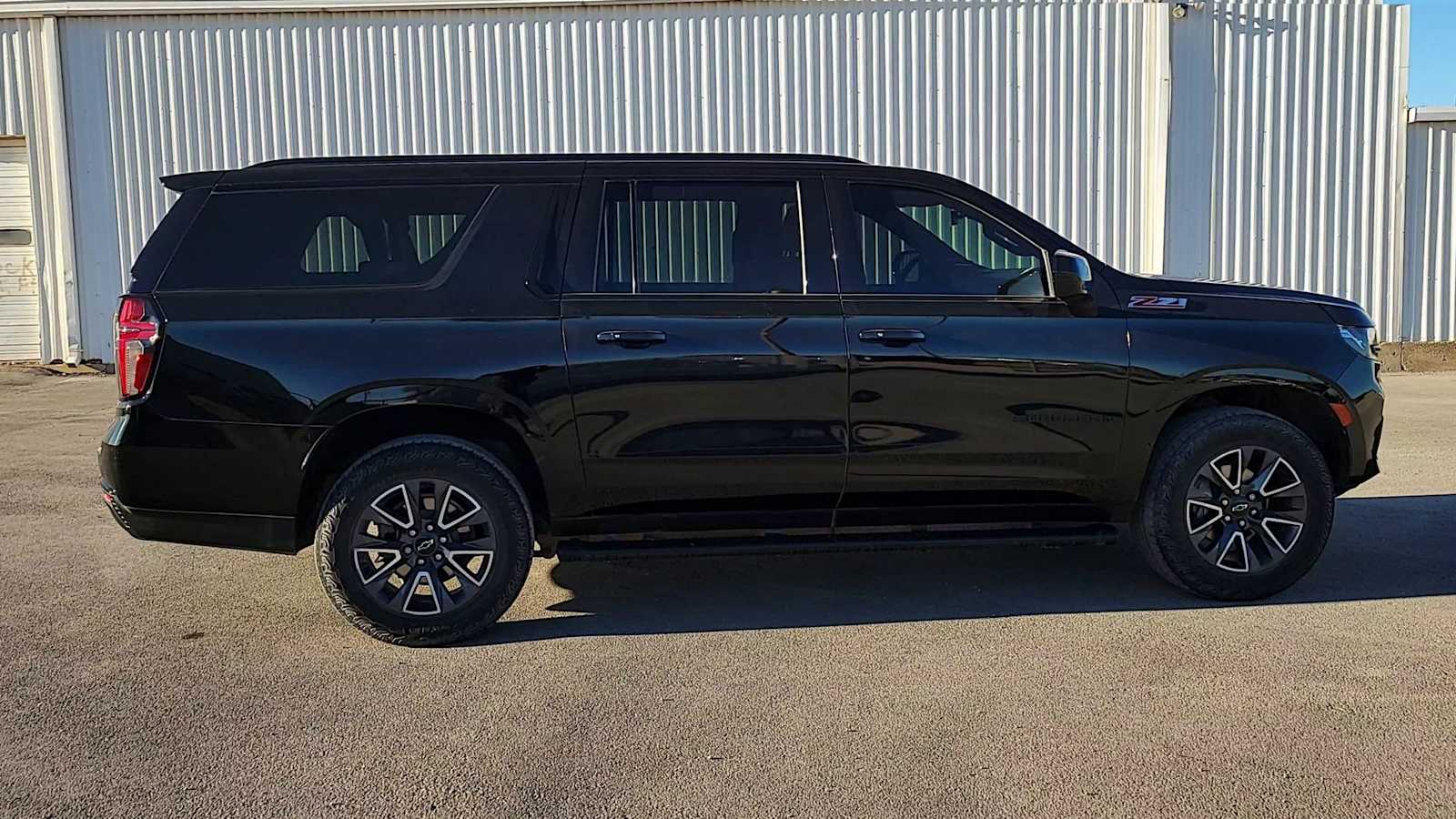 Thumbnail: 2023 Chevrolet Suburban - 9