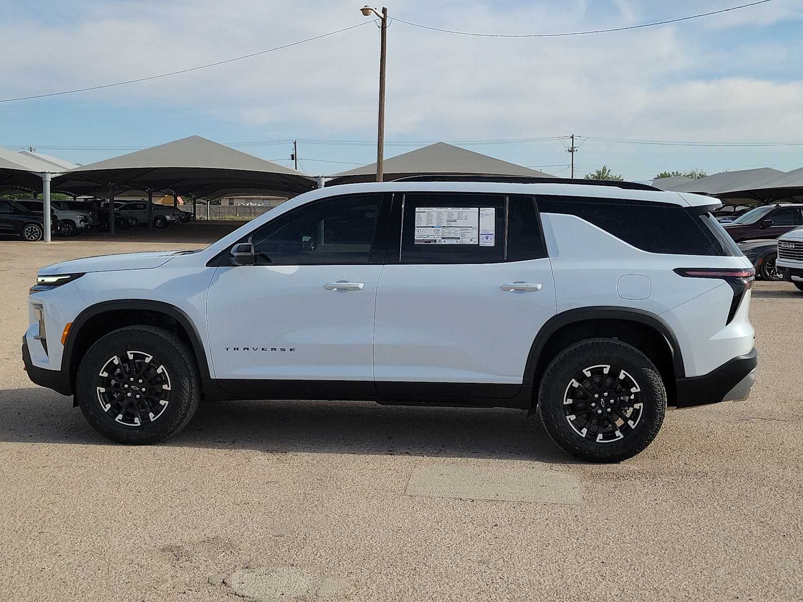 Thumbnail: 2026 Chevrolet Traverse - 5