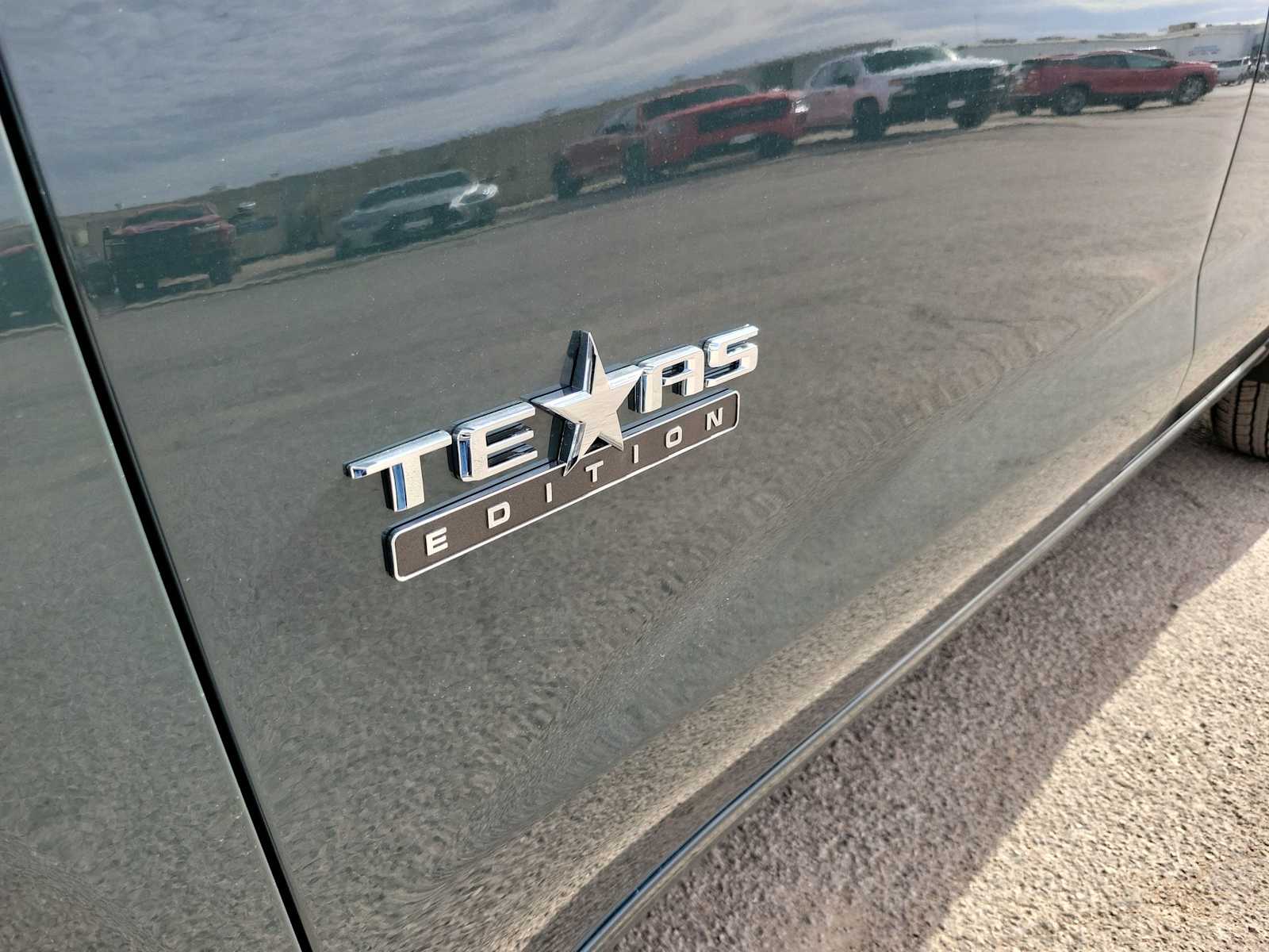 Thumbnail: 2025 Chevrolet Silverado 1500 - 15