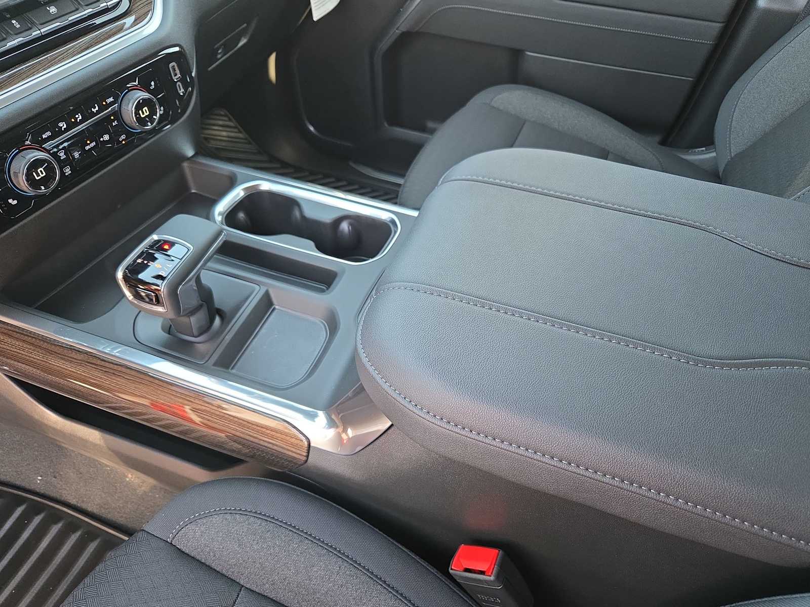 Thumbnail: 2026 Chevrolet Silverado 1500 - 24