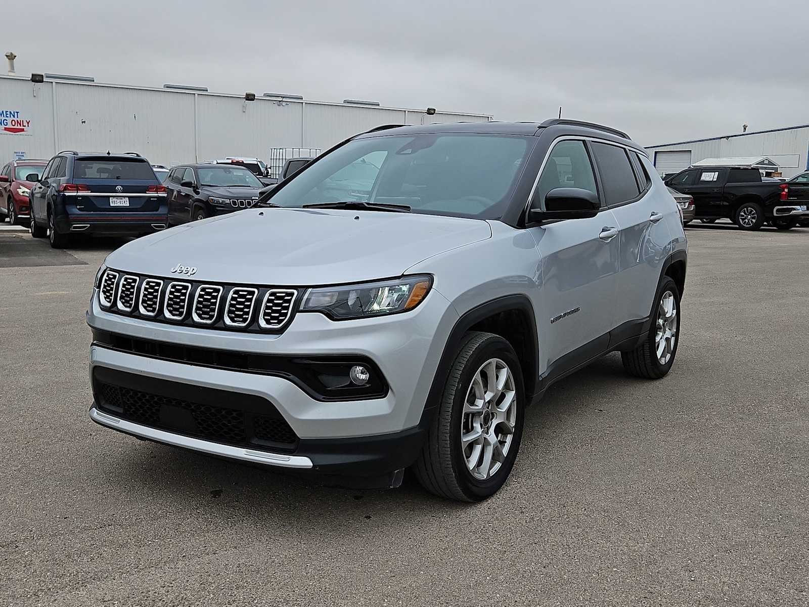 Thumbnail: 2025 Jeep Compass - 4