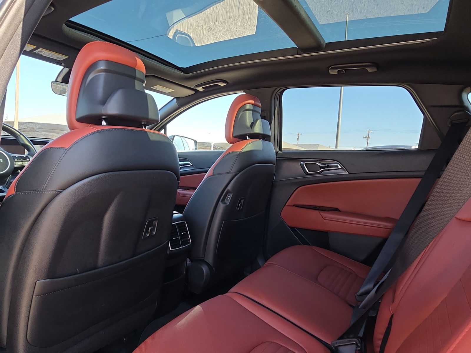 Thumbnail: 2023 Kia Sportage - 16