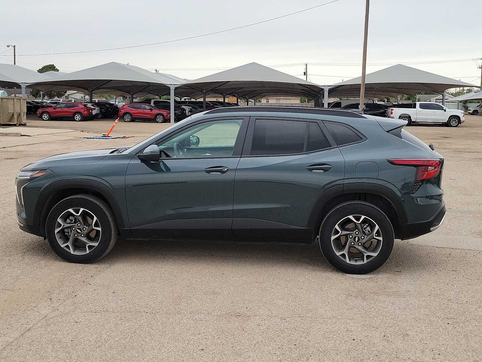 Thumbnail: 2025 Chevrolet Trax - 5