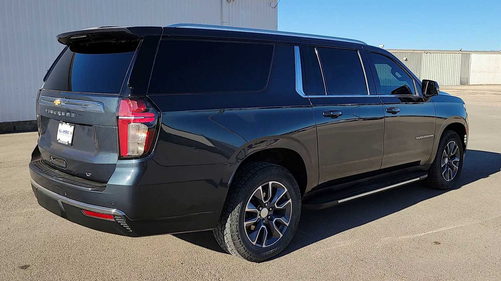 Thumbnail: 2022 Chevrolet Suburban - 8