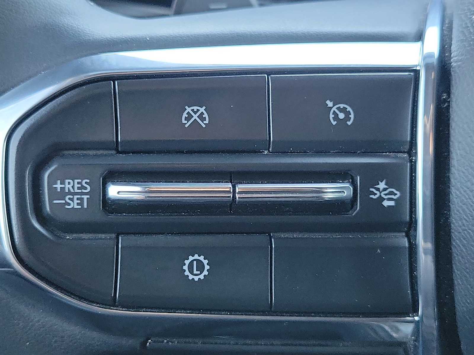 Thumbnail: 2024 GMC Acadia - 23