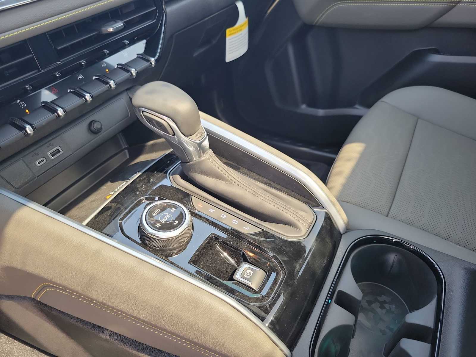 Thumbnail: 2026 Chevrolet Colorado - 25